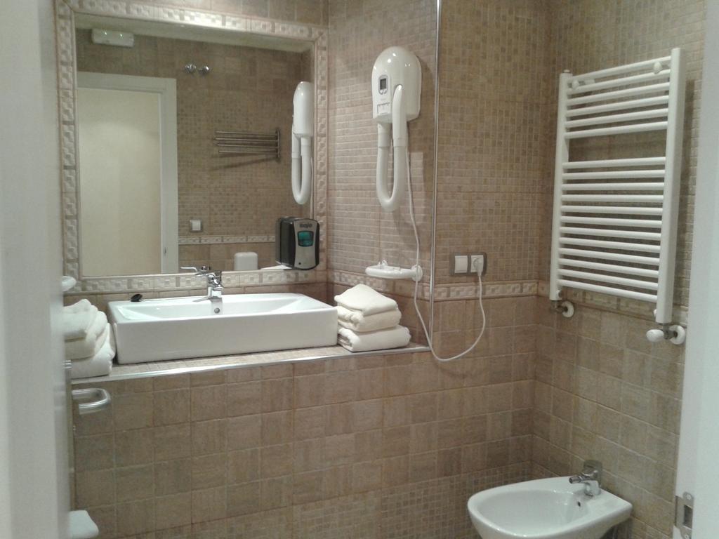 Hotel Zumalabe Mutriku Room photo