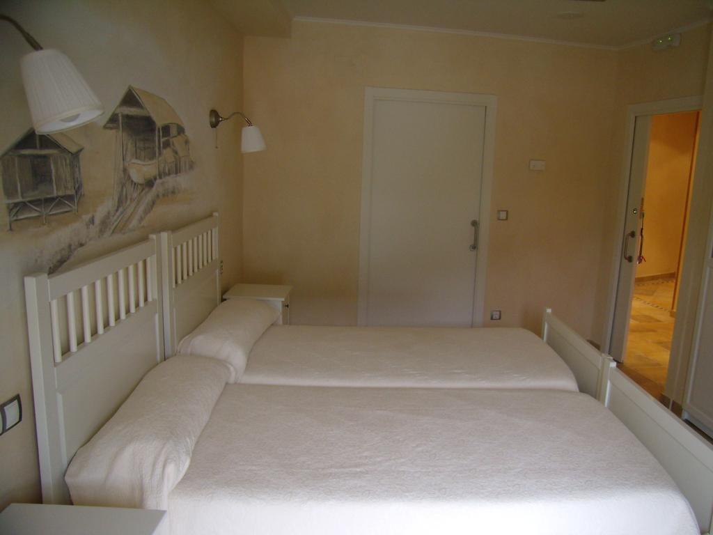 Hotel Zumalabe Mutriku Room photo